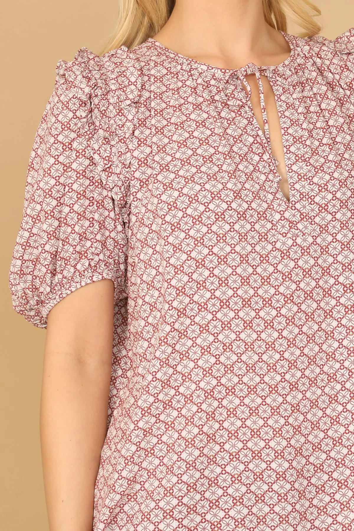 KEYHOLE TIE PUFF SLEEVE PRINTED TOP