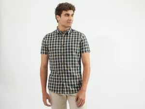 Men Checked Spread Collar Shirt