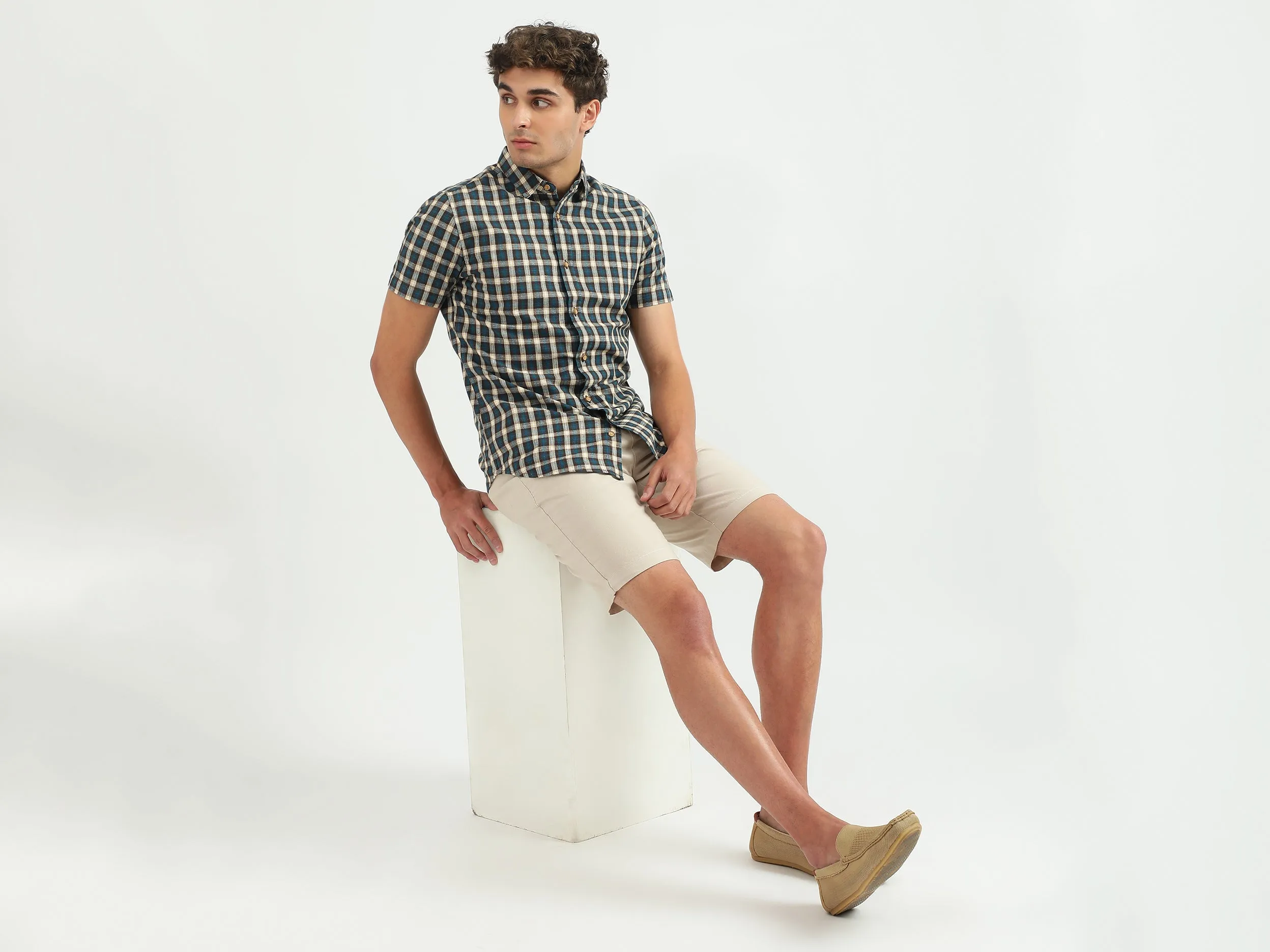 Men Checked Spread Collar Shirt