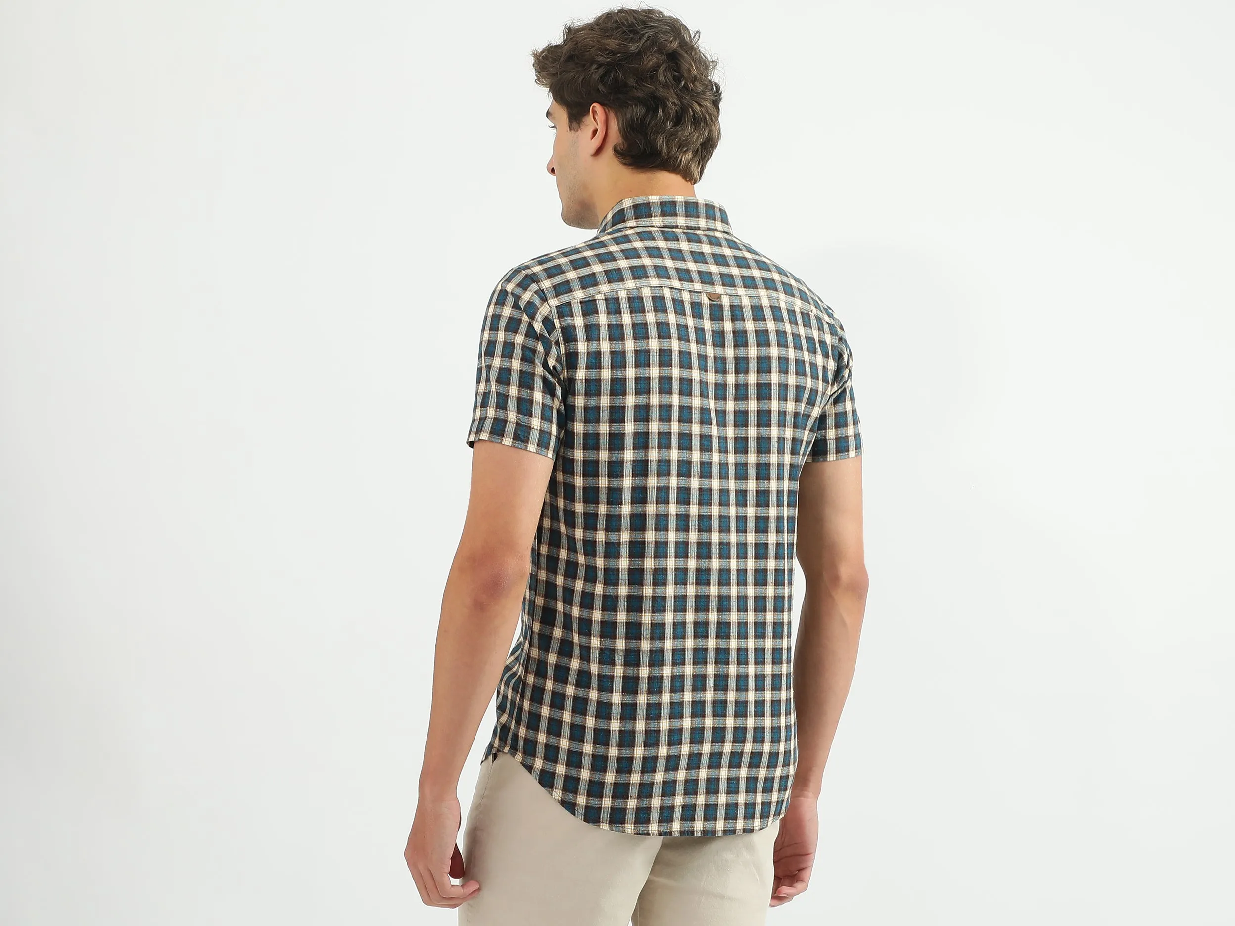 Men Checked Spread Collar Shirt