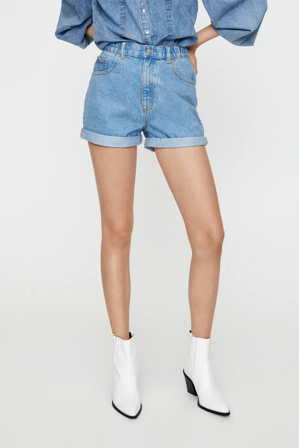 Mom Fit Shorts With Elastic Waist