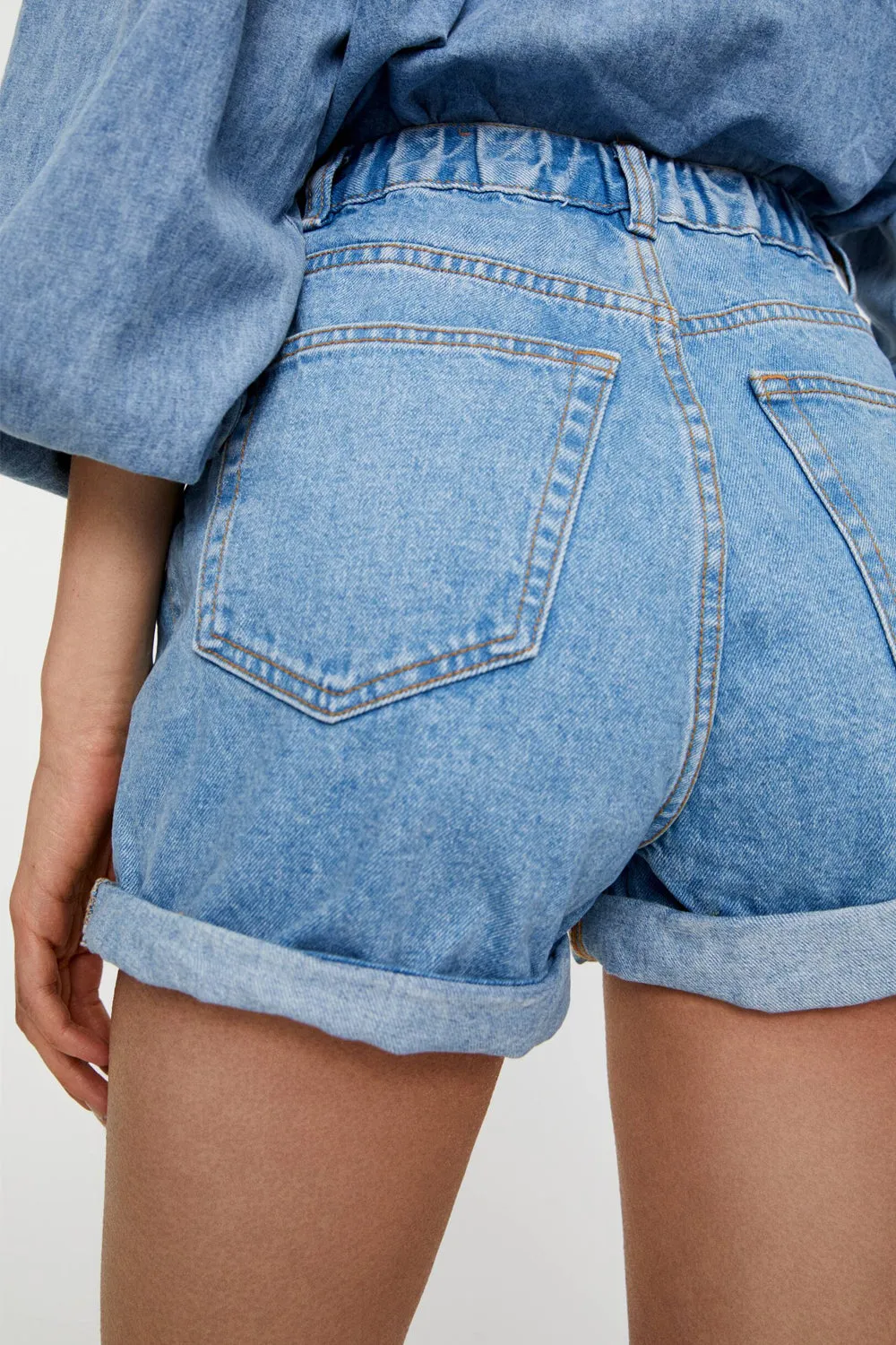 Mom Fit Shorts With Elastic Waist