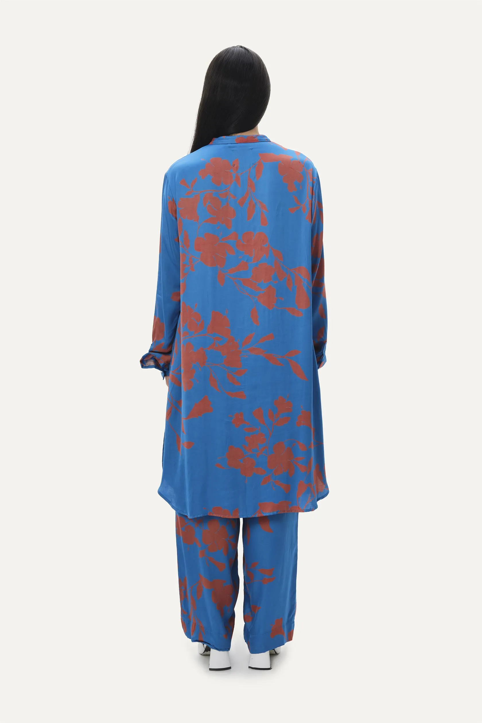 Naushad Ali   I   Jibba set Hibiscus Signature Spring Summer 2025 Ramar Blue Cotton satin NA SS24 W05