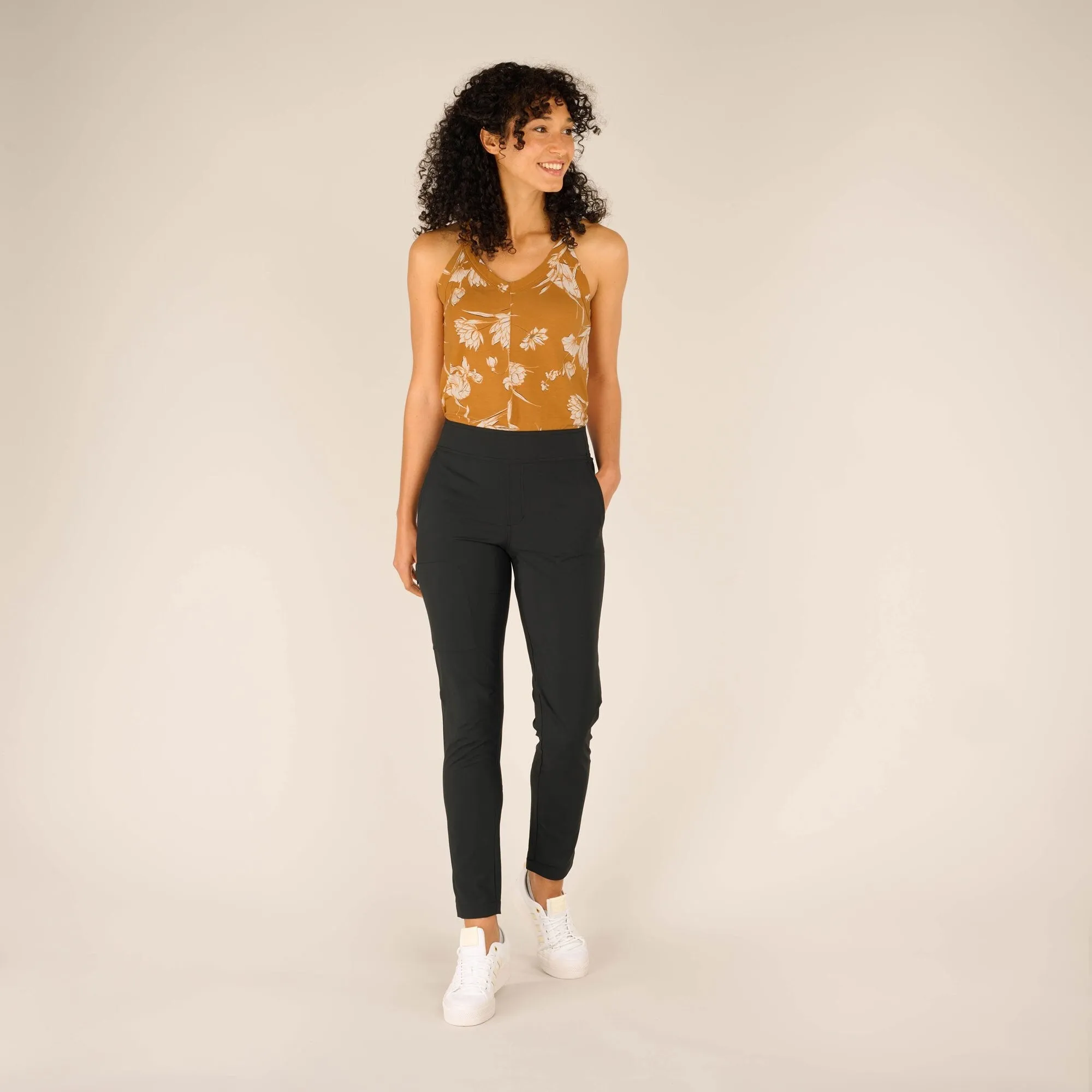 Sajilo Ankle Pants - Black