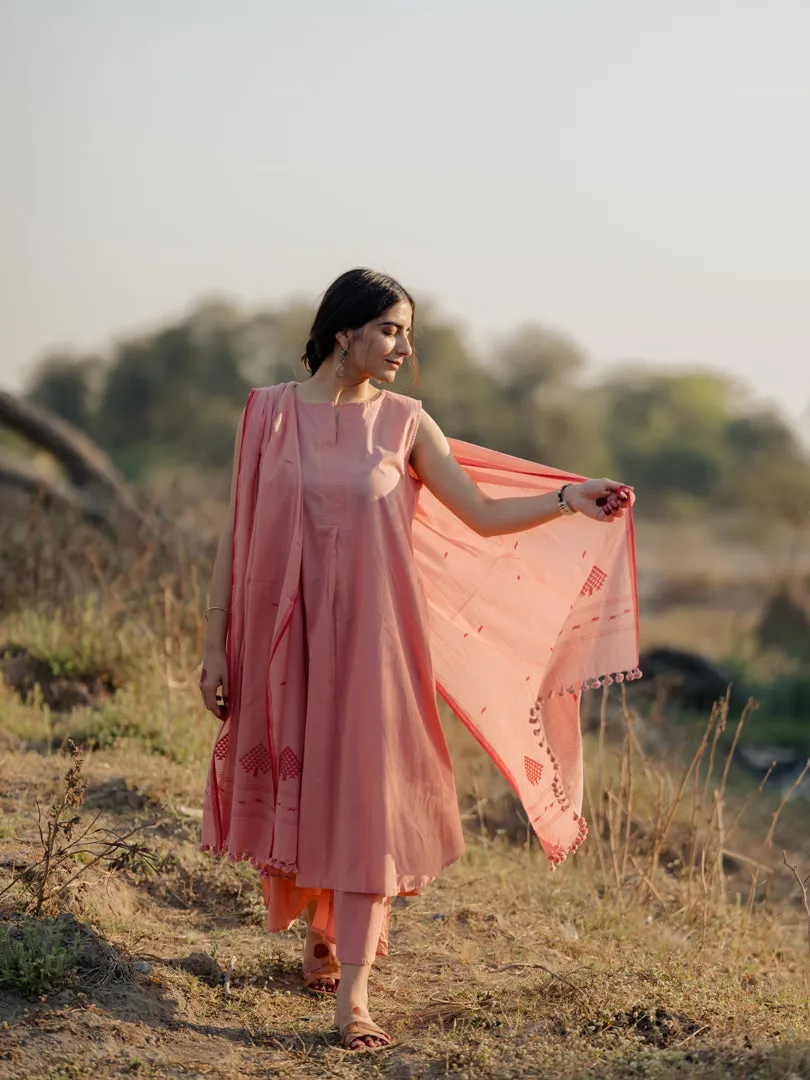 Sugar pink sleeveless kurta set