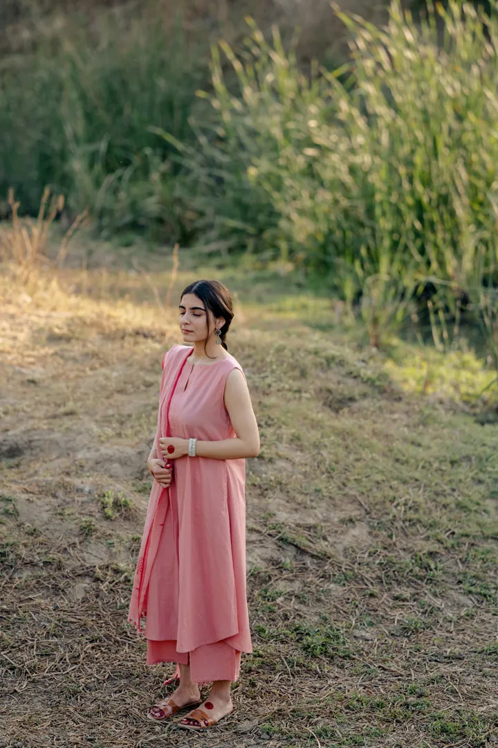 Sugar pink sleeveless kurta set